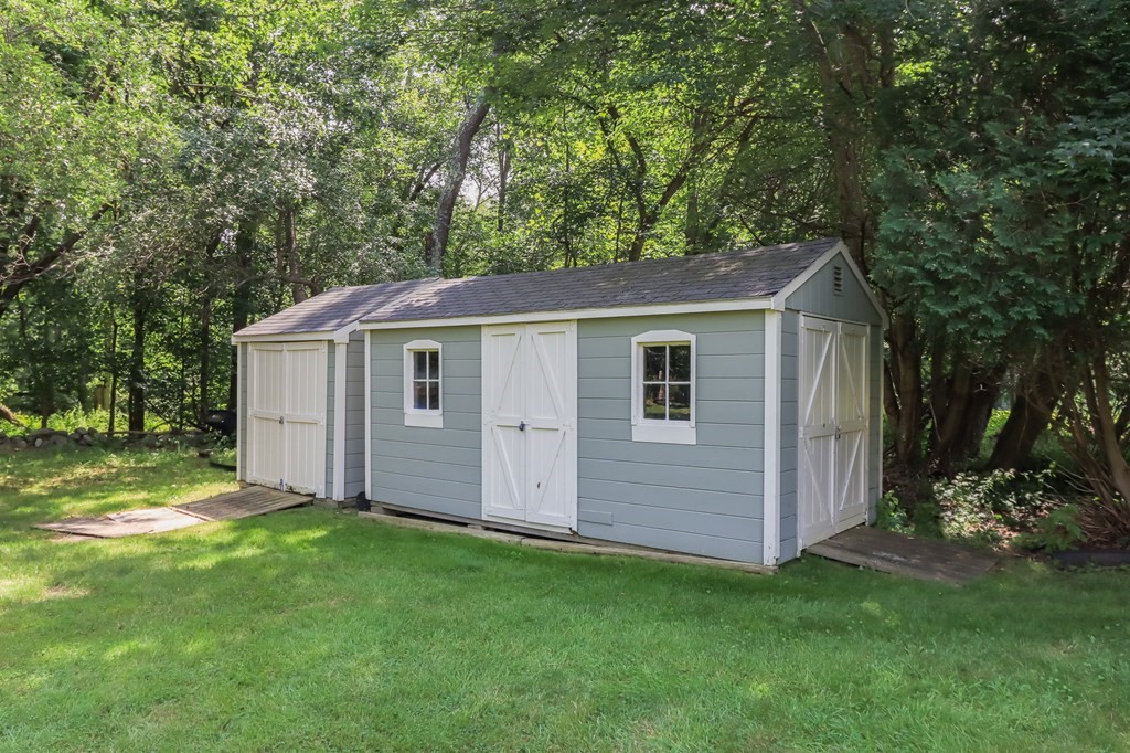 19 Hammond Farm Road Haverhill, MA 01832 - Photo 37 of 42 a aerial view of a house with backyard and garden