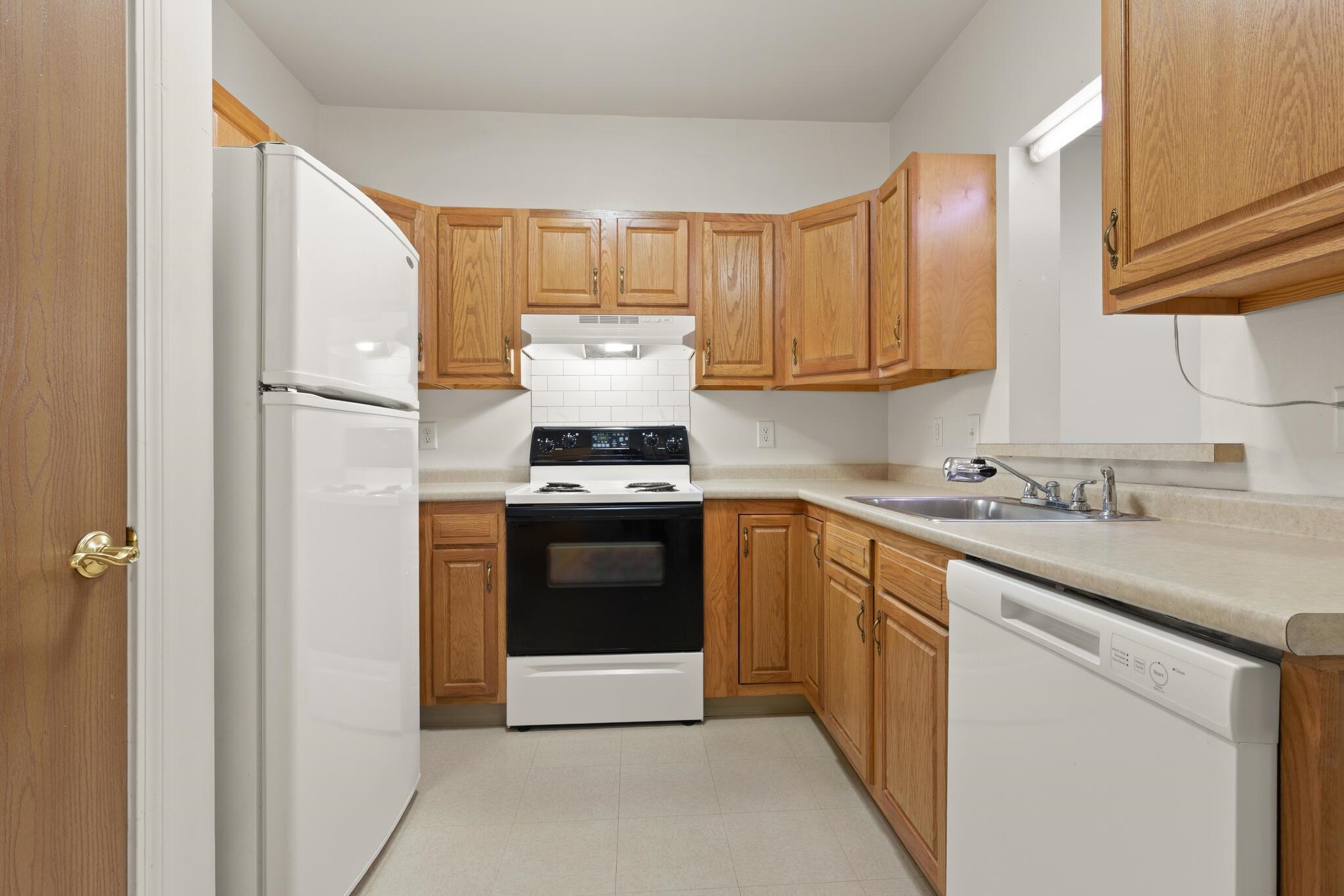 18 Harbor Avenue, Unit 103 Nashua, NH 03060 - Photo 11 of 25