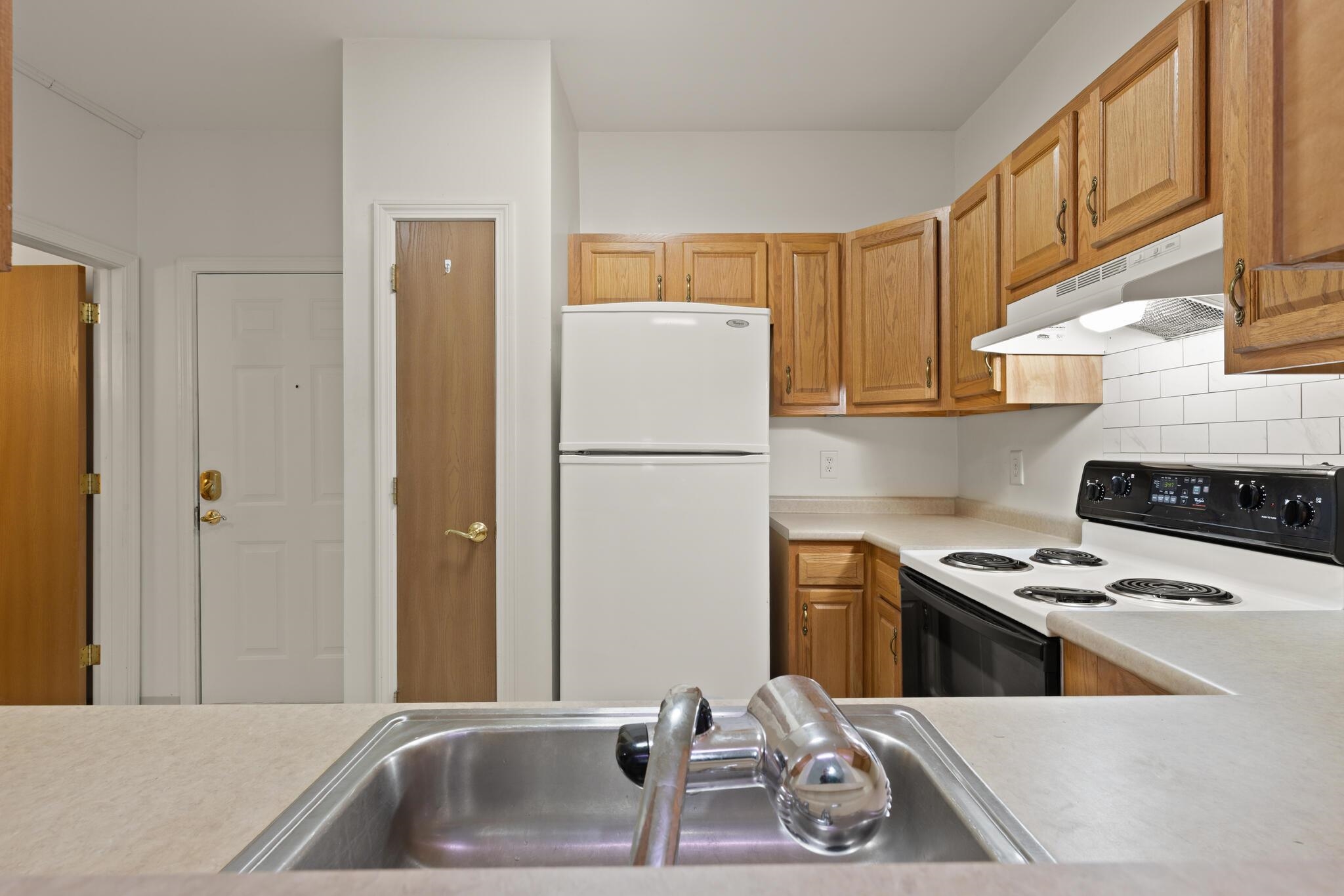 18 Harbor Avenue, Unit 103 Nashua, NH 03060 - Photo 12 of 25