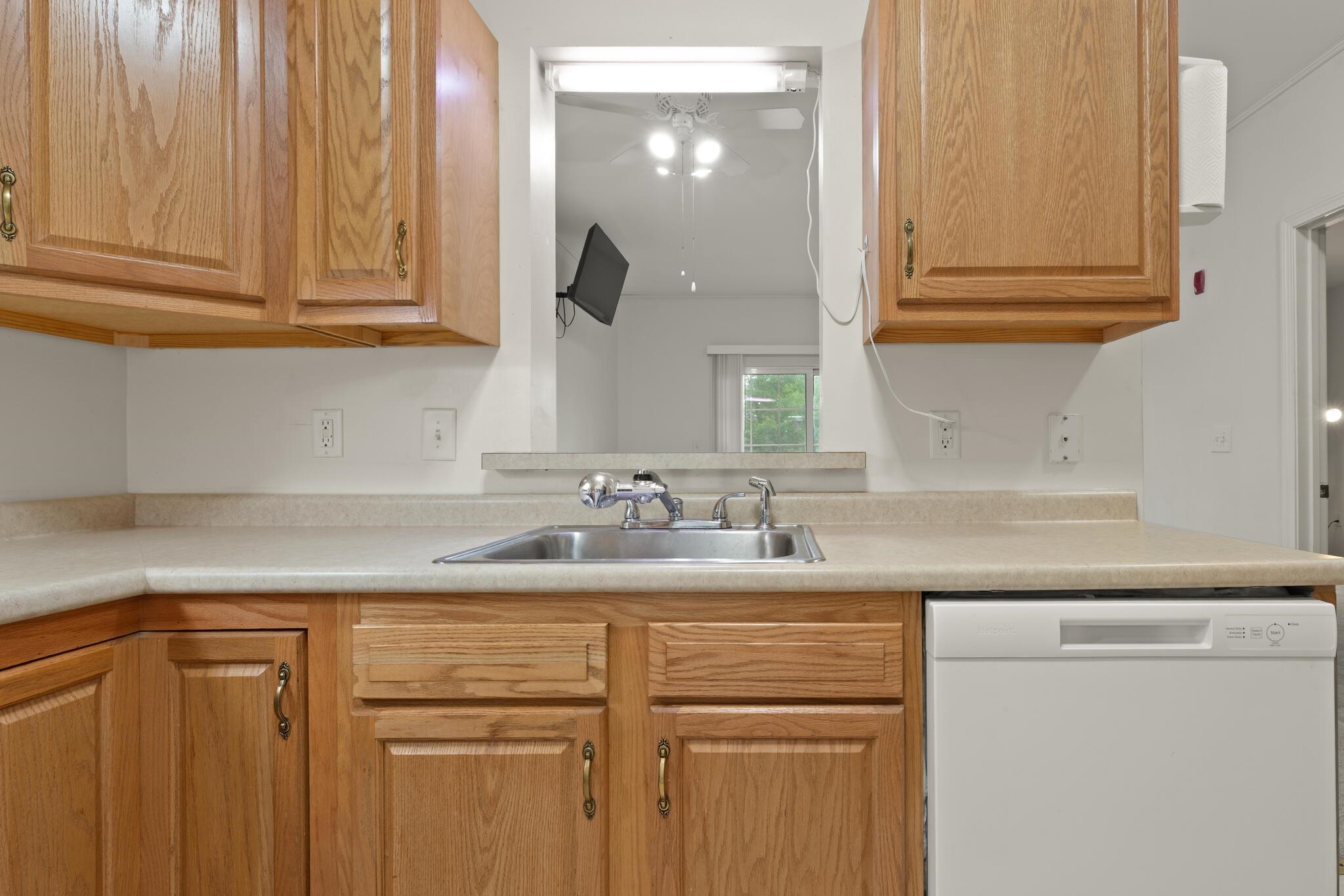 18 Harbor Avenue, Unit 103 Nashua, NH 03060 - Photo 14 of 25