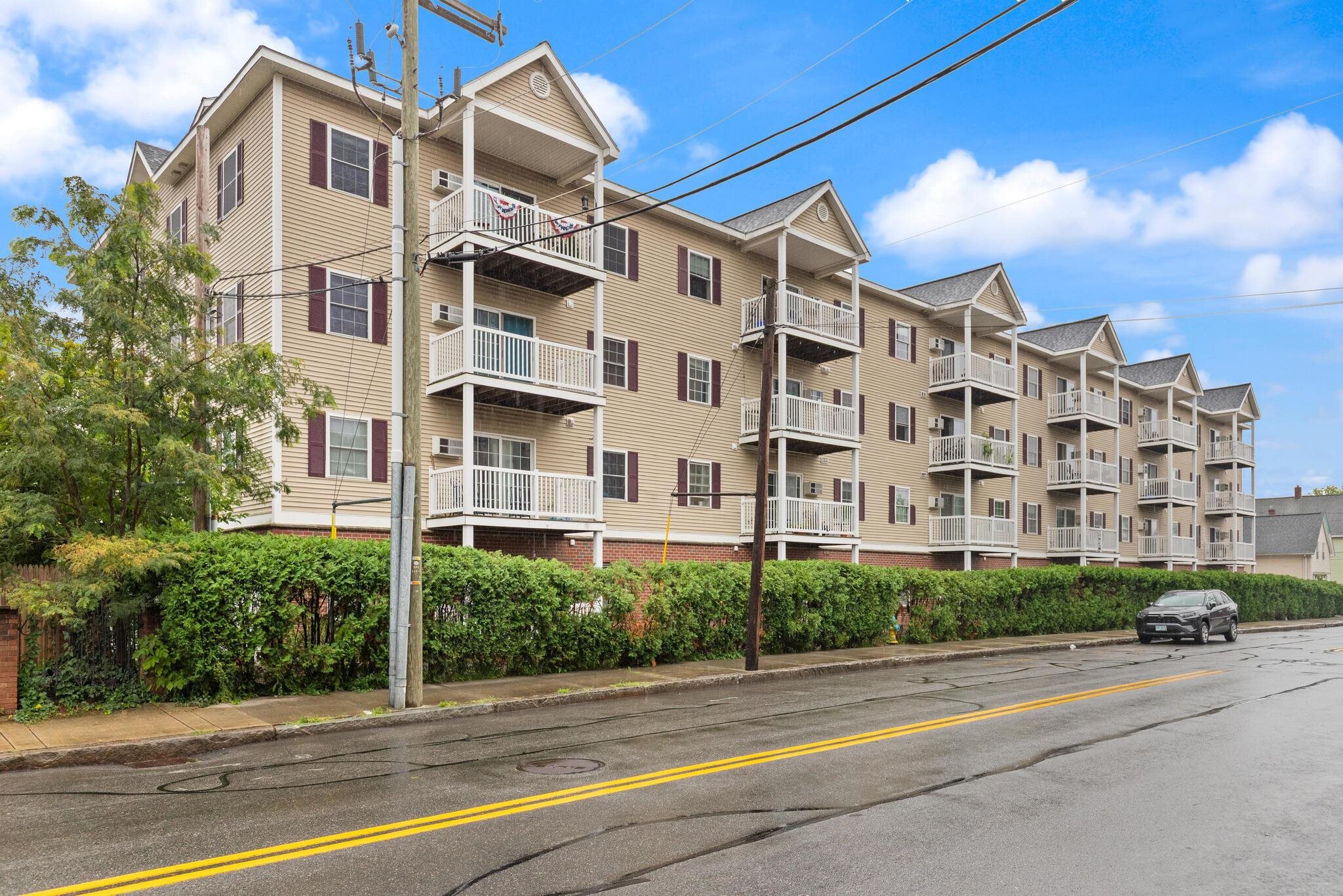 18 Harbor Avenue, Unit 103 Nashua, NH 03060 - Photo 2 of 25