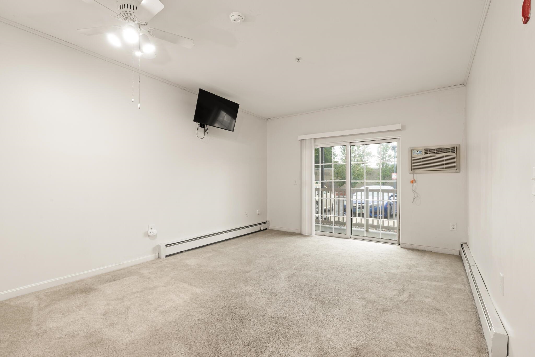 18 Harbor Avenue, Unit 103 Nashua, NH 03060 - Photo 4 of 25