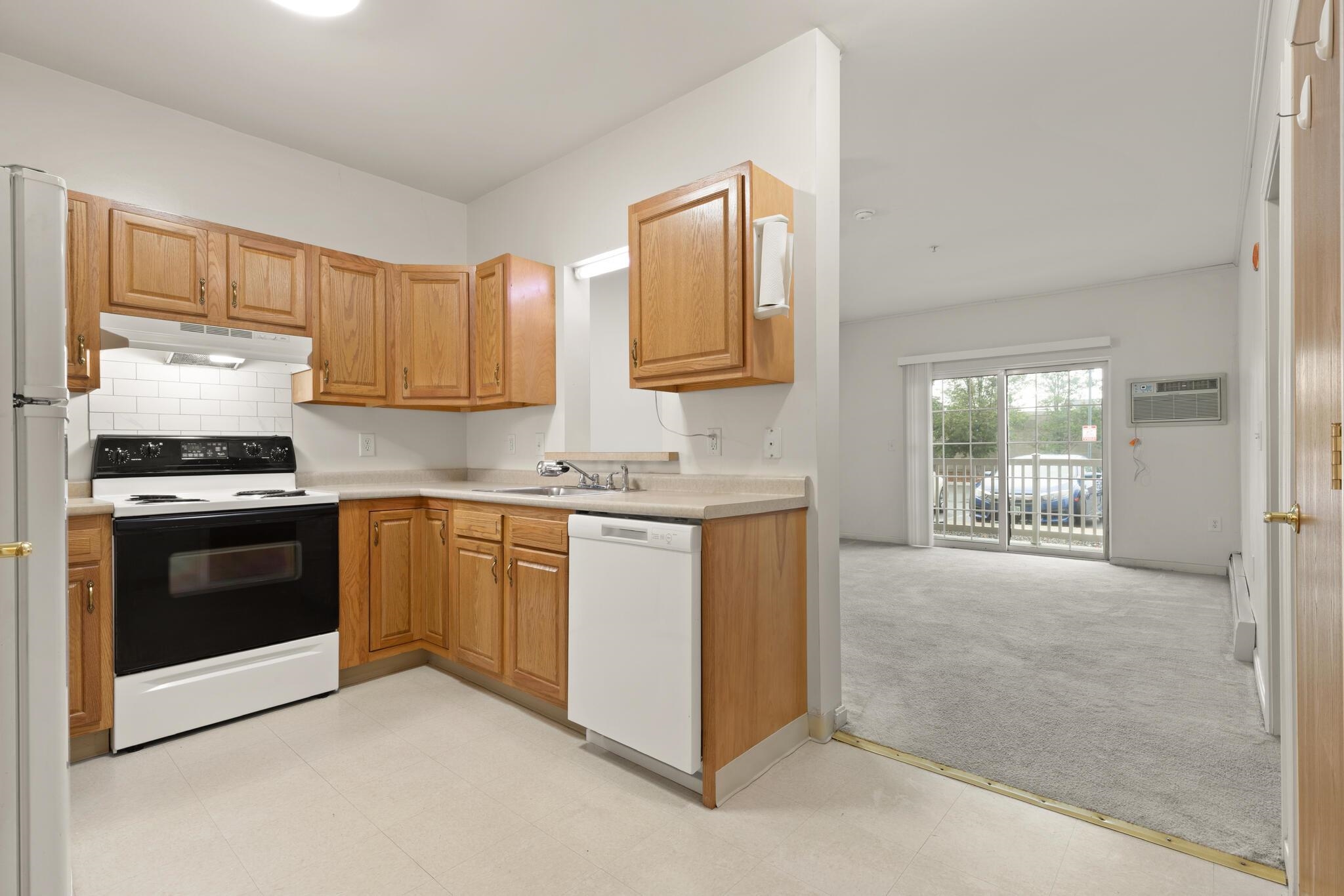 18 Harbor Avenue, Unit 103 Nashua, NH 03060 - Photo 9 of 25