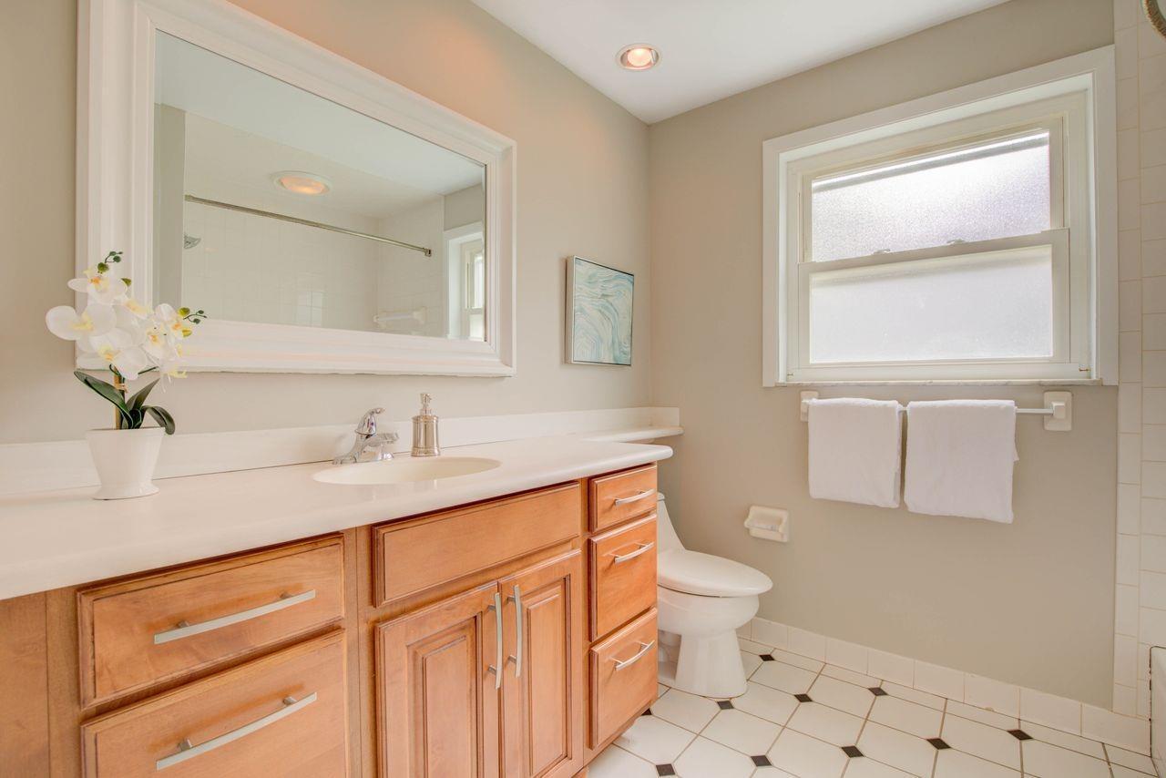327 Fleming Road Wyoming, OH 45215 - Photo 18 of 31