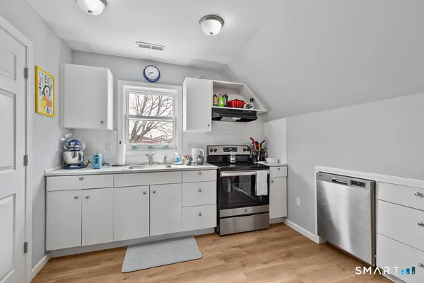 $875,000 | 16 Edwards Street, New Haven, CT 06511