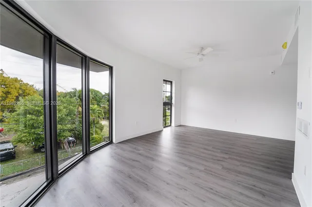 $1,900 | 1165 Northwest 8th Avenue, Unit 301, Miami, FL 33136