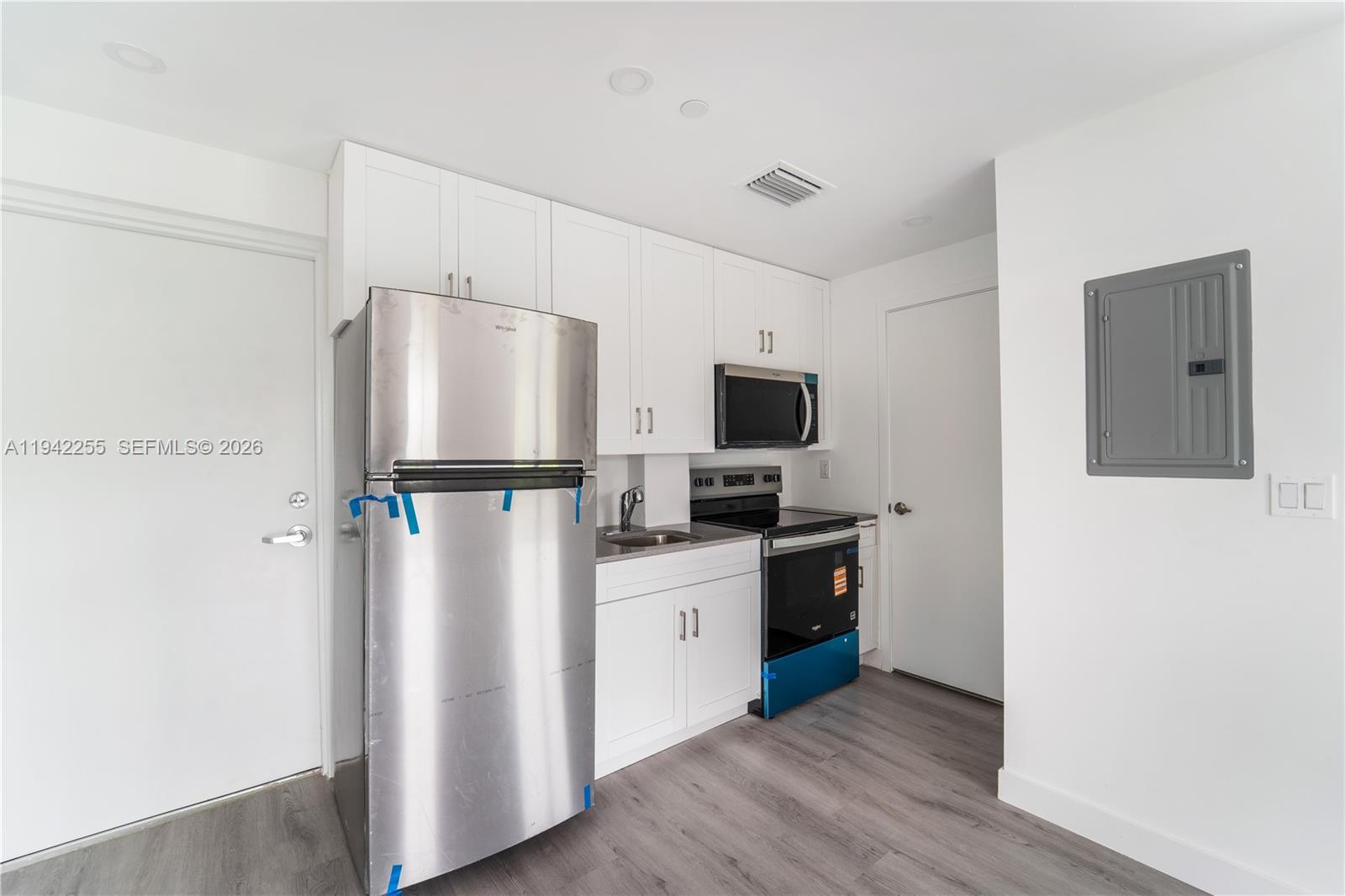 1165 Northwest 8th Avenue, Unit 301 Miami, FL 33136 - Photo 8 of 11