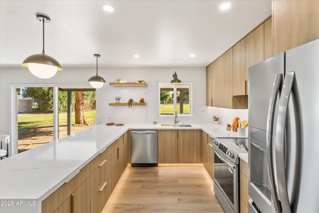 $1,055,000 | 2029 West Shawnee Drive, Chandler, AZ 85224