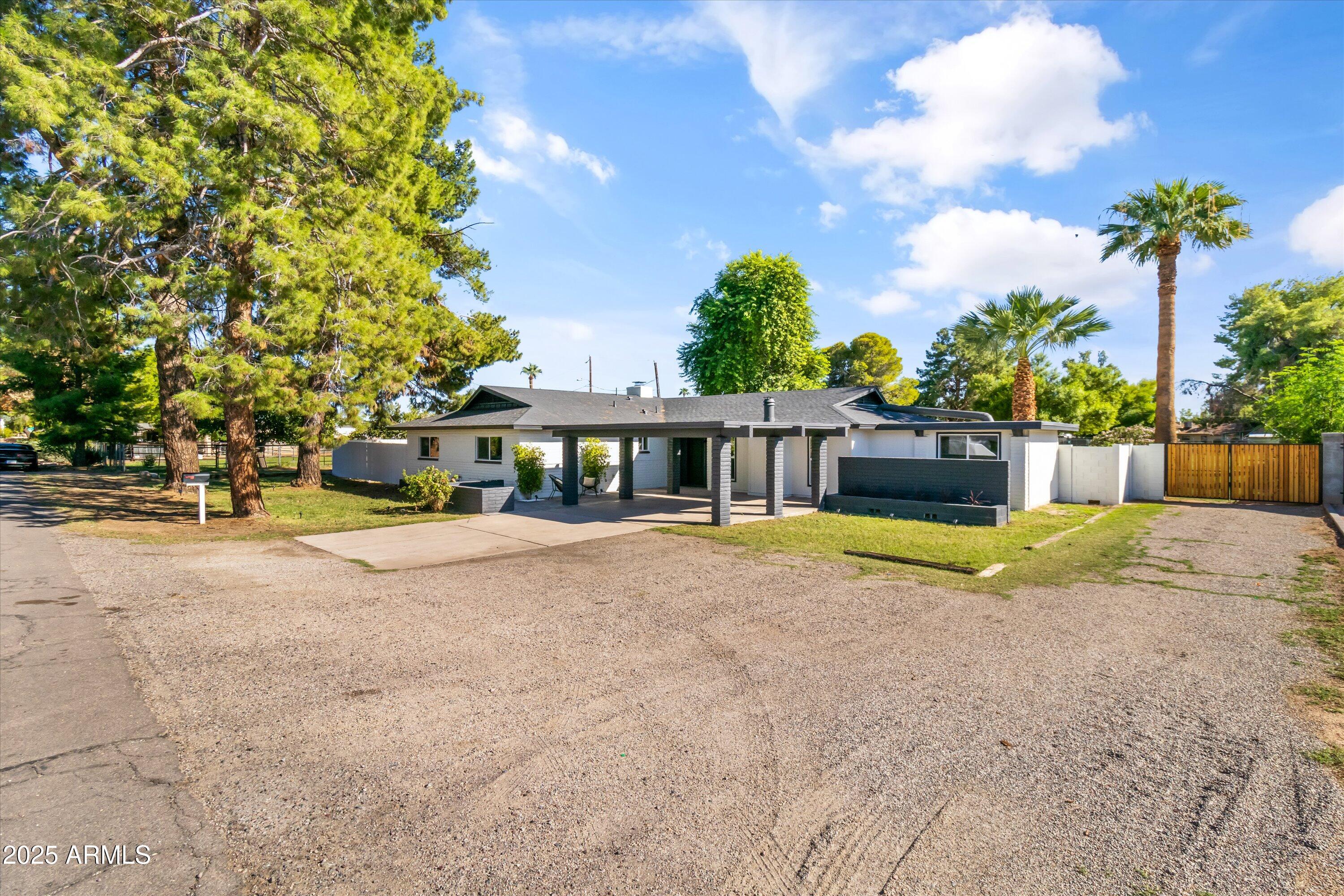 2029 West Shawnee Drive Chandler, AZ 85224 - Photo 2 of 58 06-IMG_9627