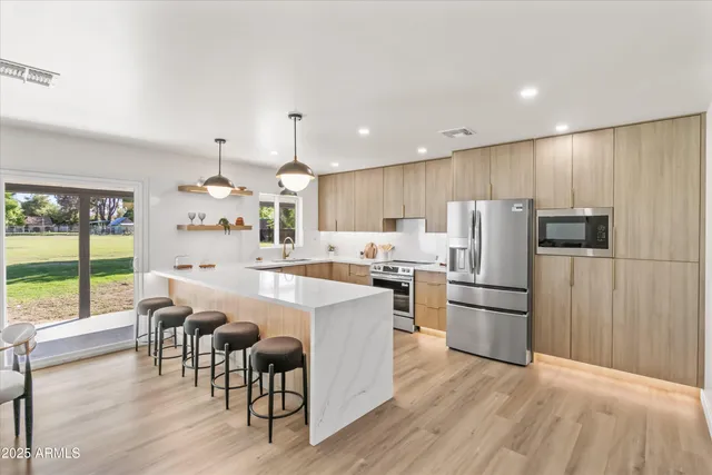 $1,055,000 | 2029 West Shawnee Drive, Chandler, AZ 85224