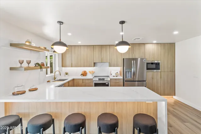 $1,055,000 | 2029 West Shawnee Drive, Chandler, AZ 85224