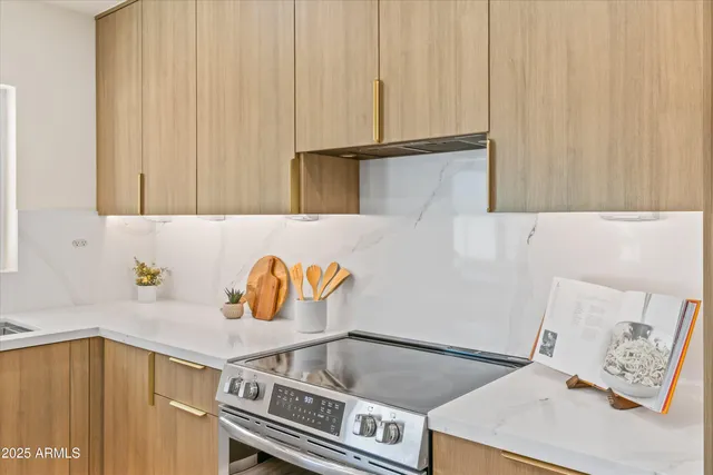 $1,055,000 | 2029 West Shawnee Drive, Chandler, AZ 85224