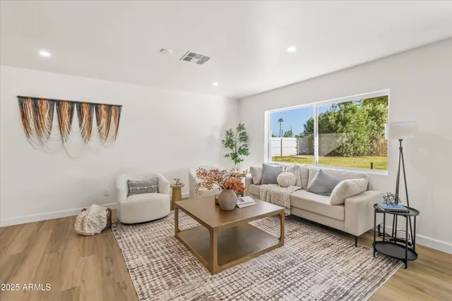 $1,055,000 | 2029 West Shawnee Drive, Chandler, AZ 85224