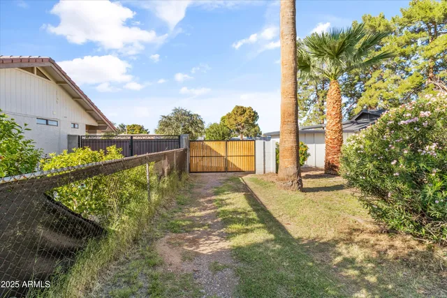 $1,055,000 | 2029 West Shawnee Drive, Chandler, AZ 85224