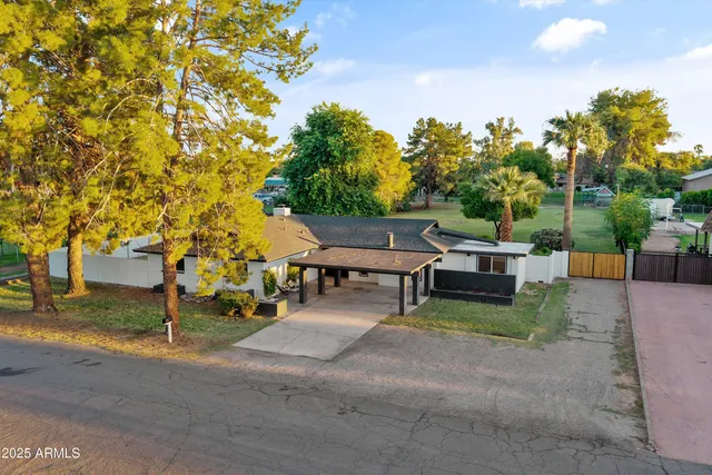 $1,055,000 | 2029 West Shawnee Drive, Chandler, AZ 85224