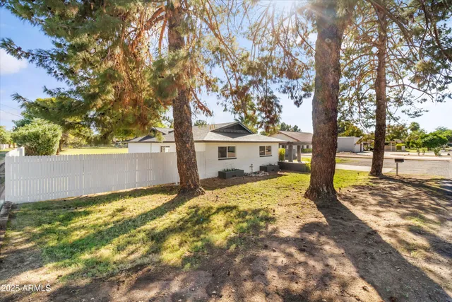 $1,055,000 | 2029 West Shawnee Drive, Chandler, AZ 85224