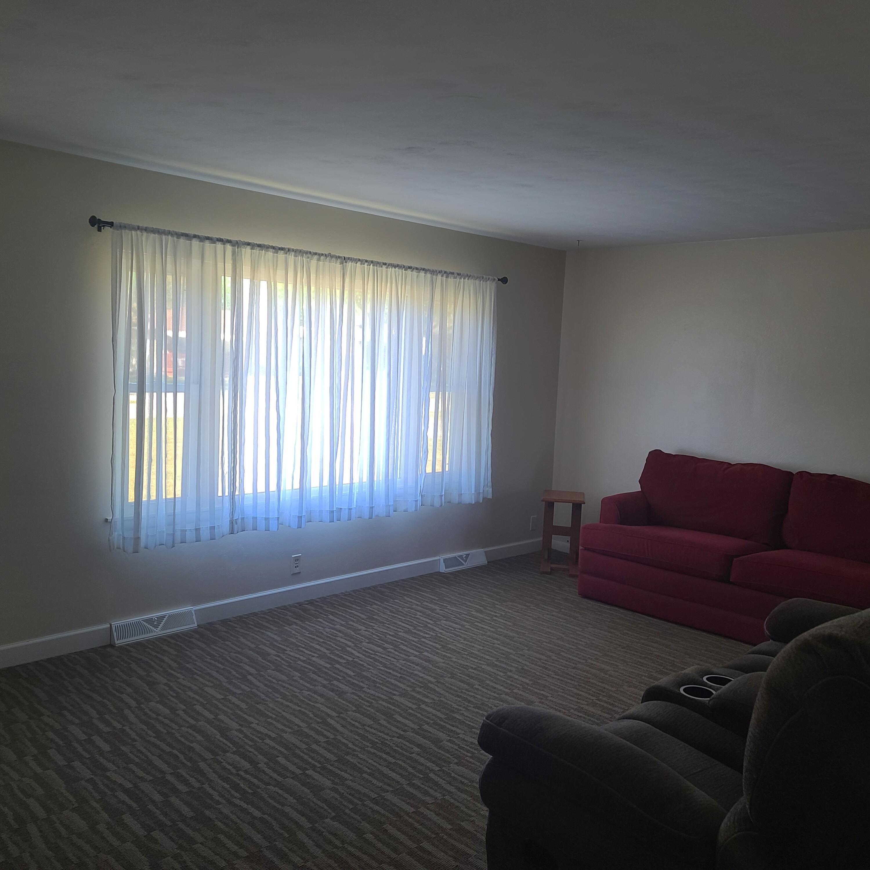 1110 Wedgewood Road St. Joseph, MI 49085 - Photo 7 of 26 living room