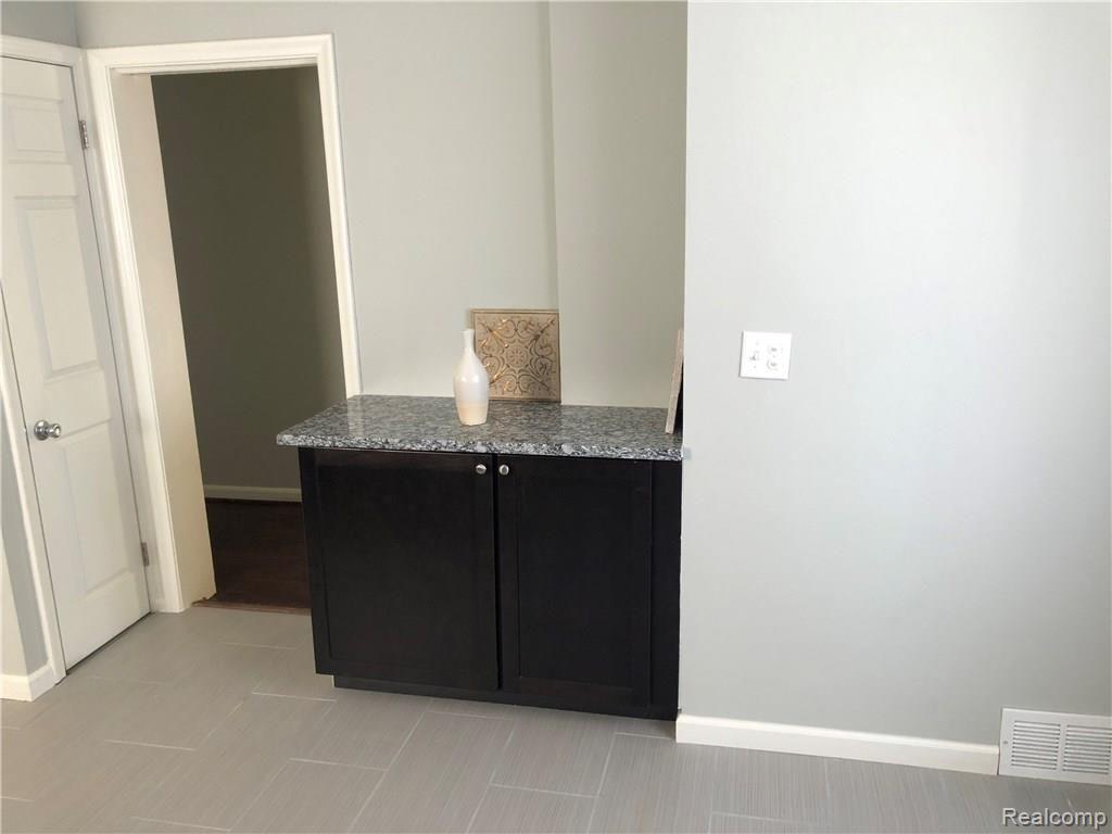 15736 Ashton Road Detroit, MI 48223 - Photo 13 of 14 IMG_1546.JPG