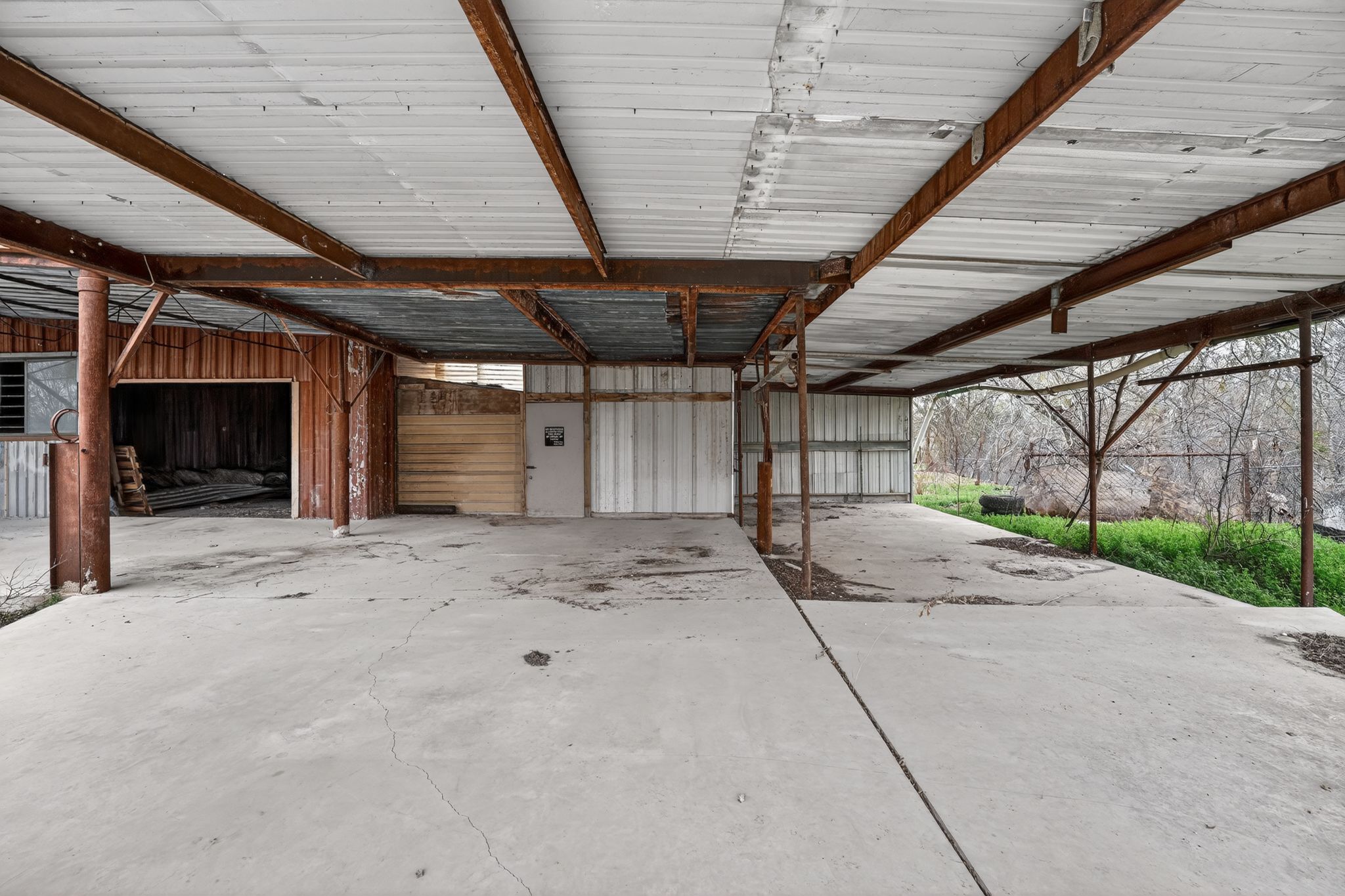11223 Tom Sassman Road Austin, TX 78747 - Photo 5 of 40 View of garage
