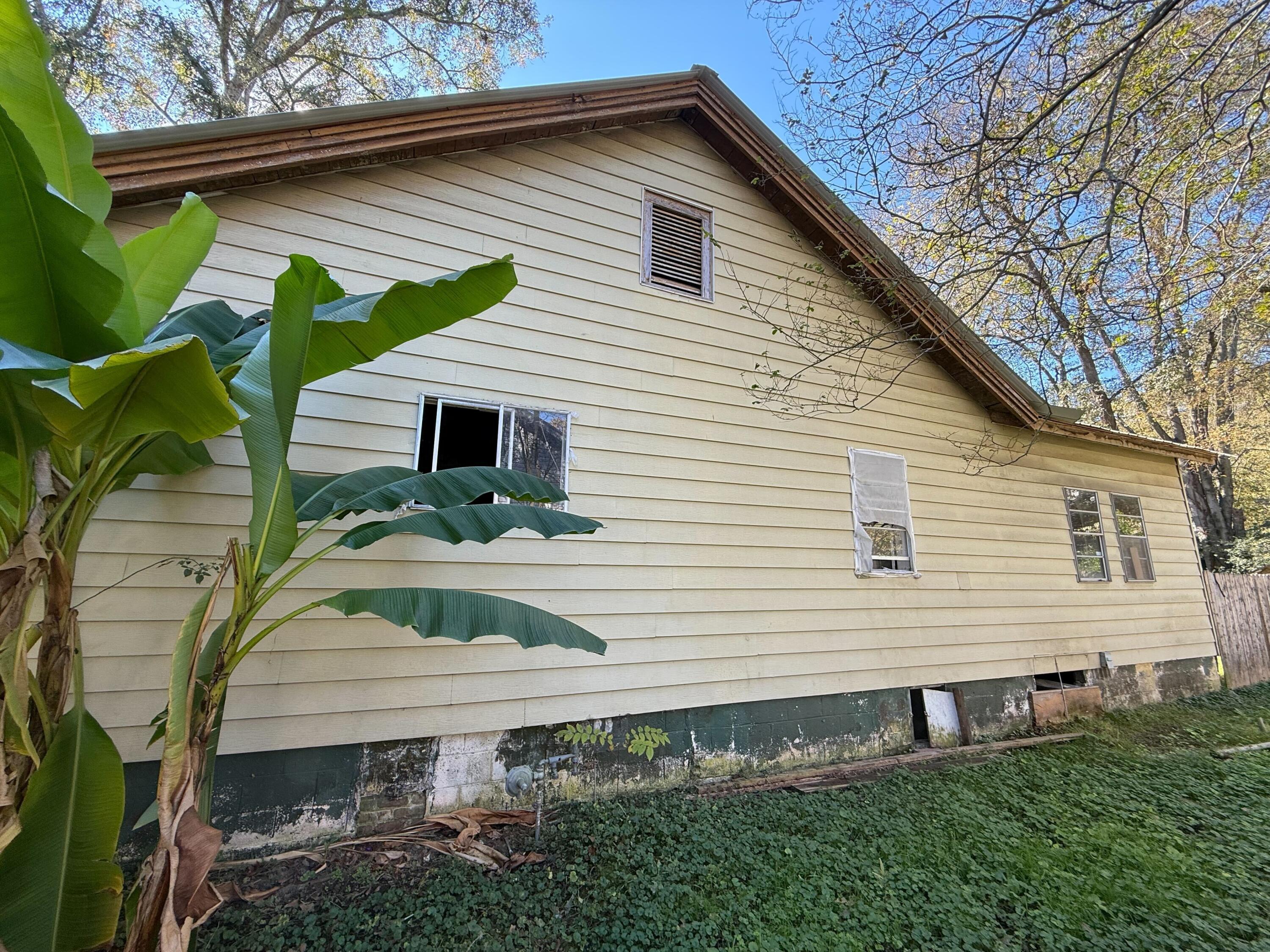 95 Chestnut Street Trion, GA 30753 - Photo 4 of 9 IMG_2235