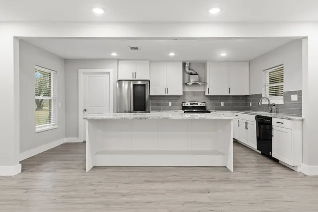 $450,000 | 813 Central Avenue, Elgin, TX 78621