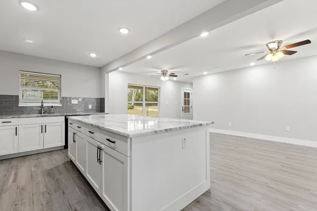 $450,000 | 813 Central Avenue, Elgin, TX 78621