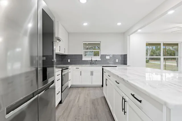 $450,000 | 813 Central Avenue, Elgin, TX 78621