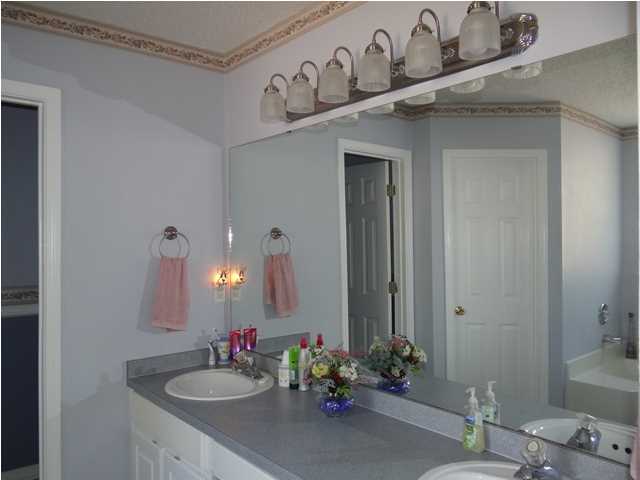602 Risen Star Drive Crestview, FL 32539 - Photo 22 of 32 Gallery Image 22