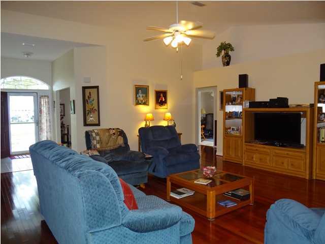 602 Risen Star Drive Crestview, FL 32539 - Photo 8 of 32 Gallery Image 8