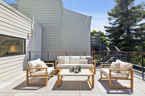 $2,850,000 | 862 York Street, San Francisco, CA 94110