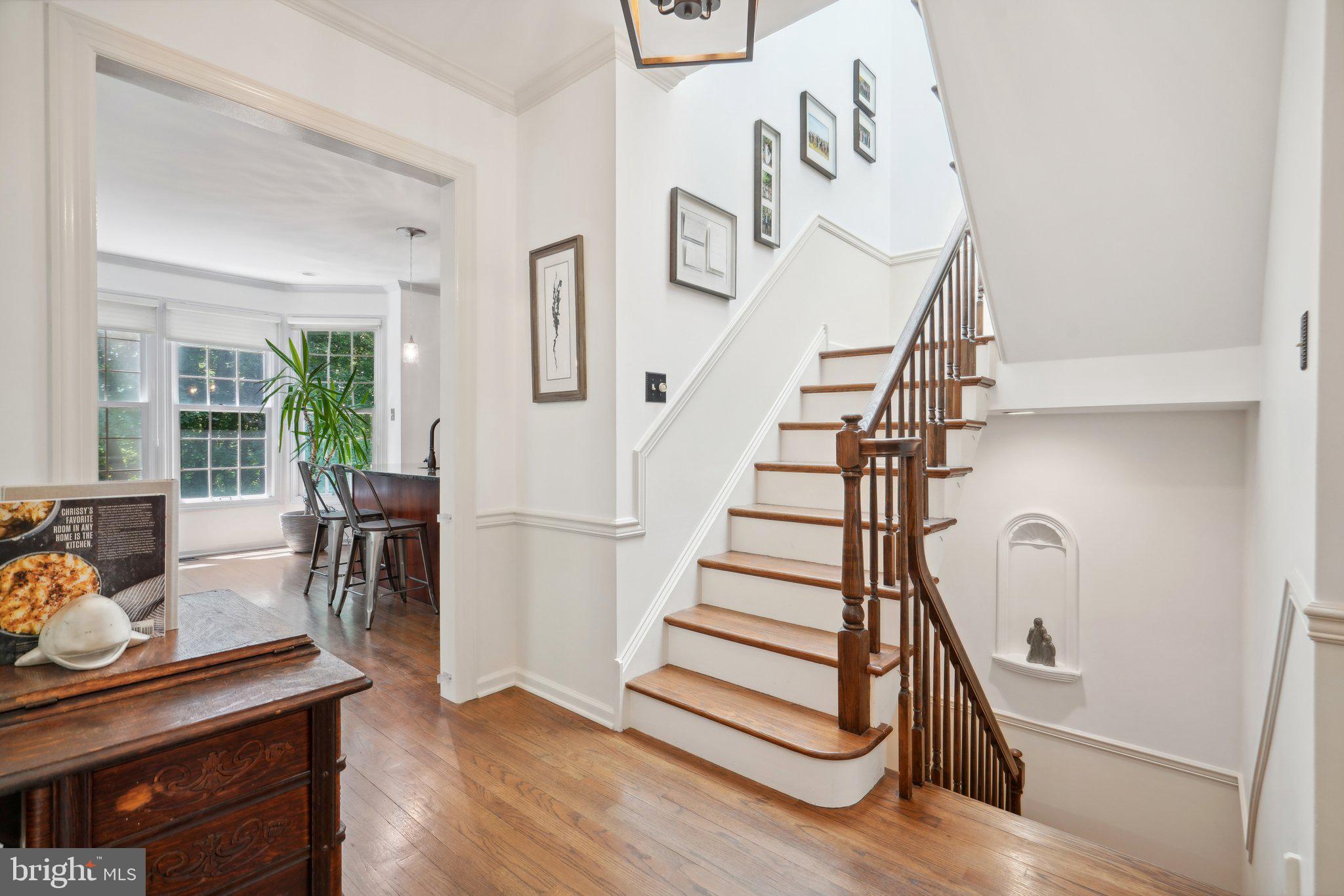 49 Sentinel Road Washington Crossing, PA 18977 - Photo 11 of 42 Foyer entrance