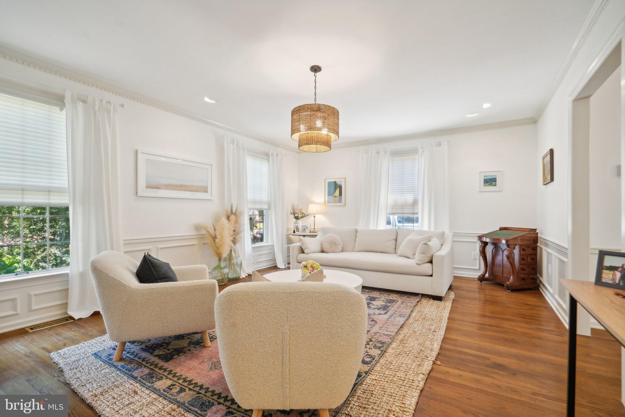49 Sentinel Road Washington Crossing, PA 18977 - Photo 25 of 42 Living room on main floor bright and cheery!