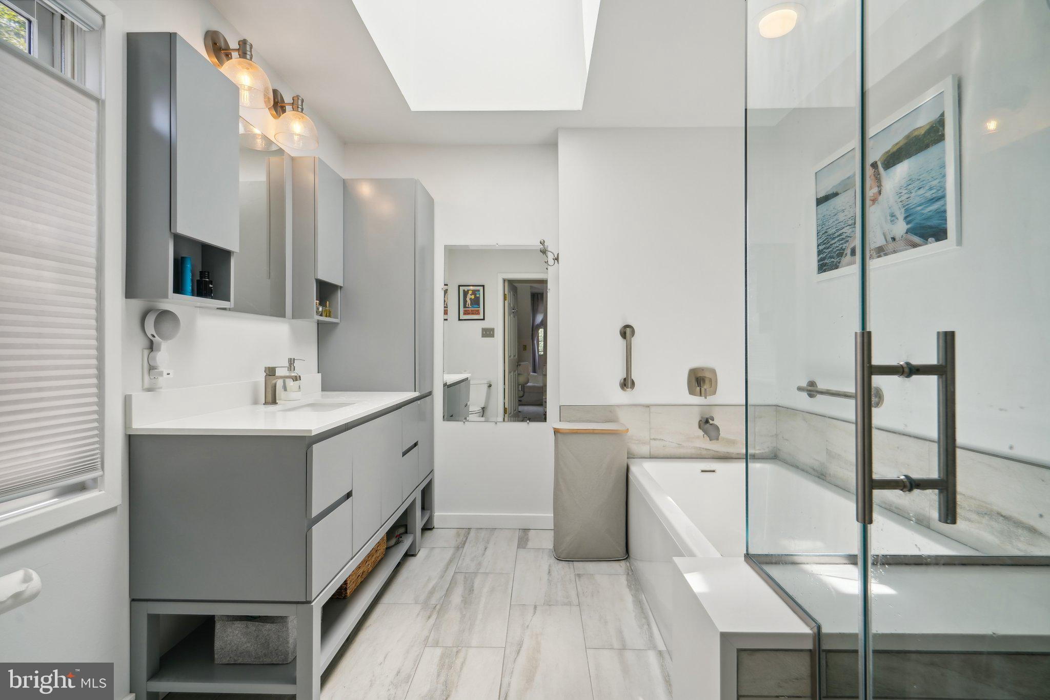 49 Sentinel Road Washington Crossing, PA 18977 - Photo 5 of 42 Main second floor master bathroom