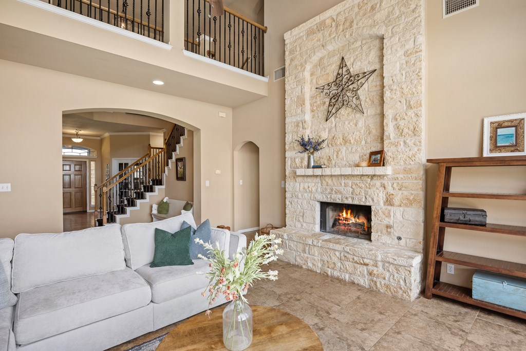 1095 Elm Pass Road Center Point, TX 78010 - Photo 5 of 63 Gallery Image 5