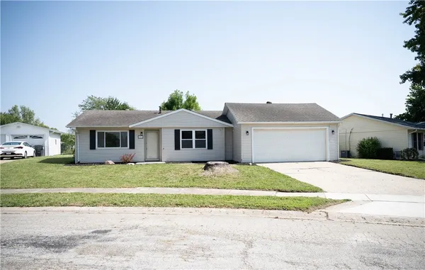 $129,900 | 1976 King Arthur Drive, Decatur, IL 62526