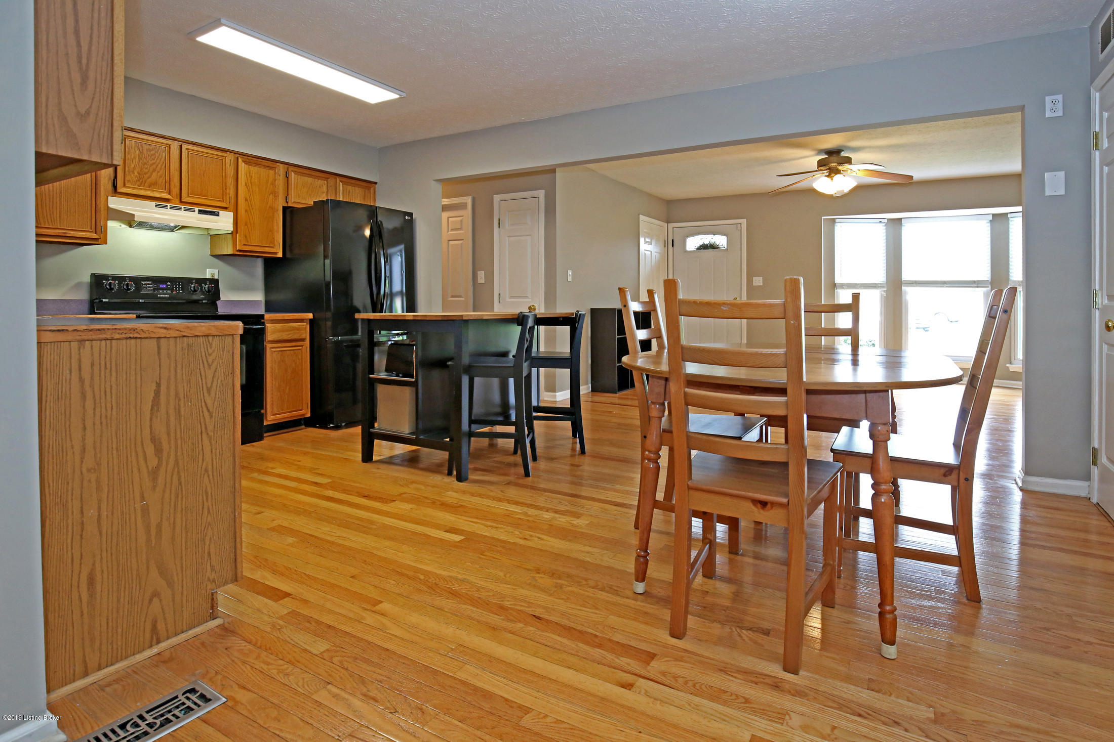 4315 Seagrape Road Louisville, KY 40299 - Photo 9 of 31 Kitchen