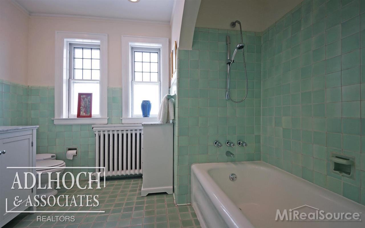 1430 Buckingham Road Grosse Pointe Park, MI 48230 - Photo 19 of 23