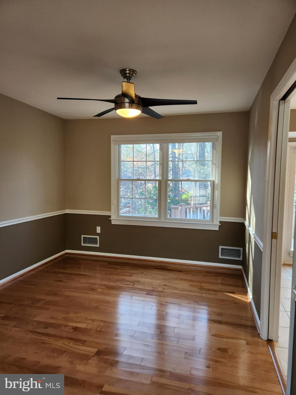 8230 Riverside Road Alexandria, VA 22308 - Photo 23 of 49 Dining room