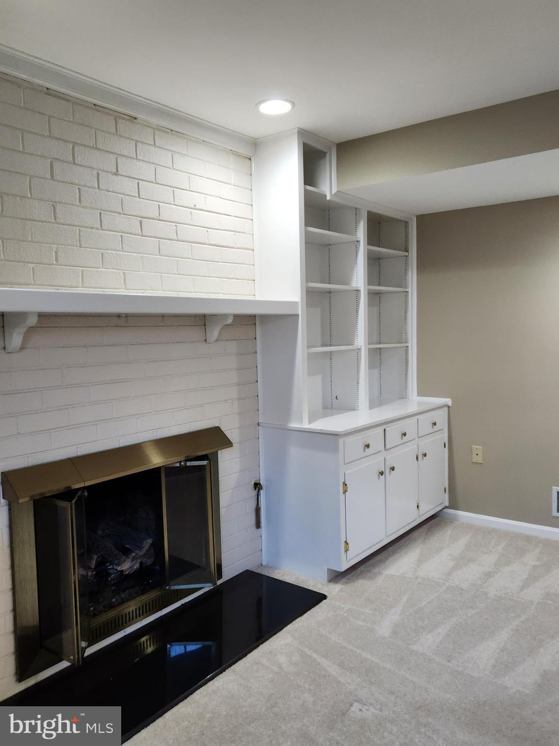 8230 Riverside Road Alexandria, VA 22308 - Photo 35 of 49 Built-in cabinets