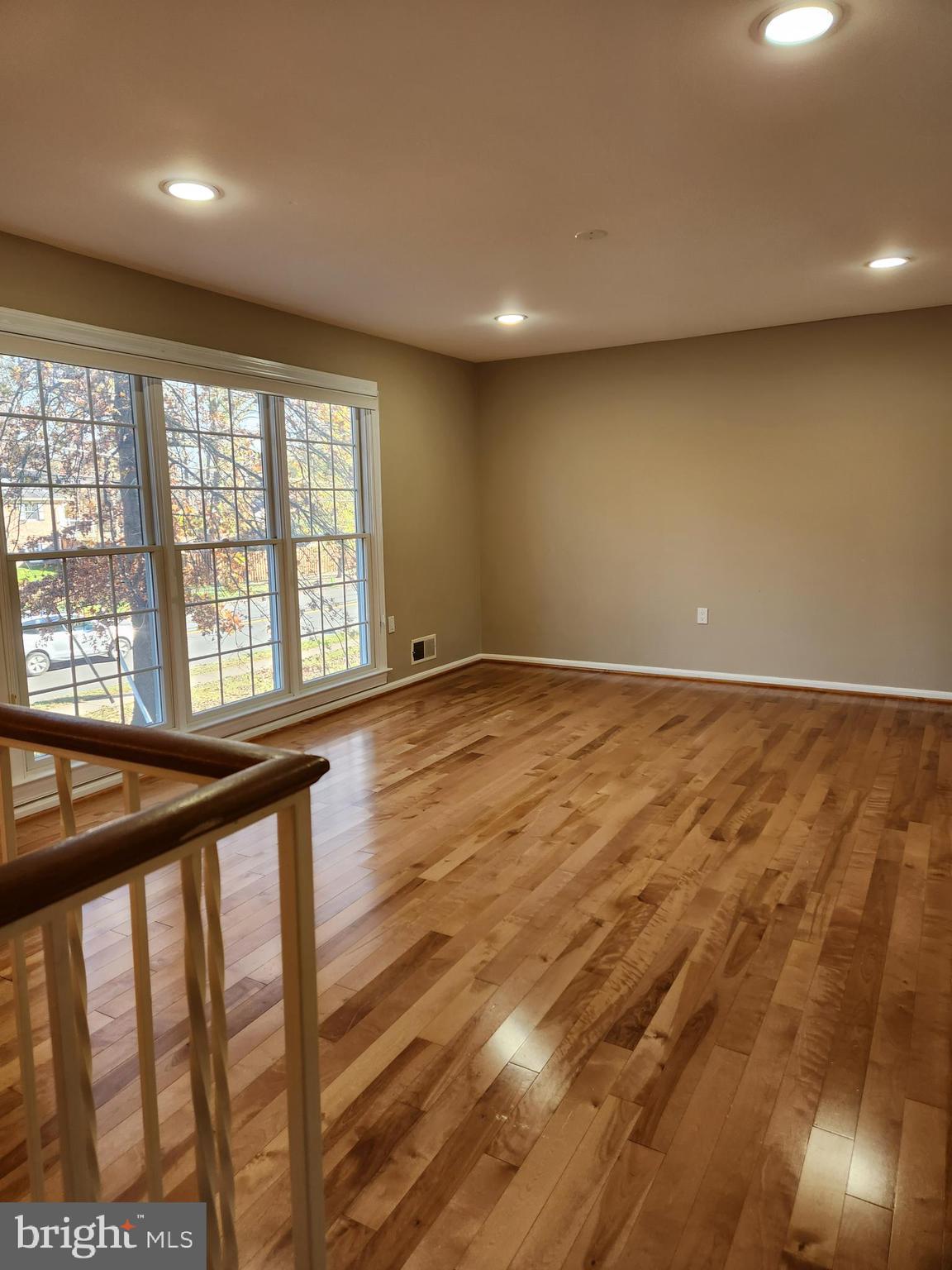 8230 Riverside Road Alexandria, VA 22308 - Photo 6 of 49 Large windows, recessed lights