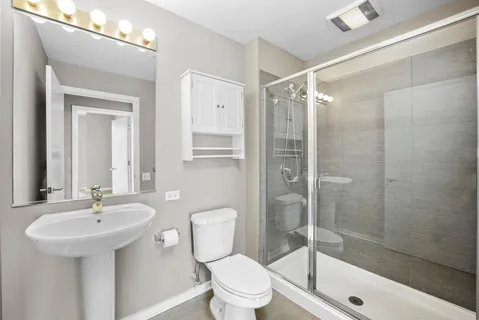 $484,500 | 659 West Randolph Street, Unit 1716, Chicago, IL 60661