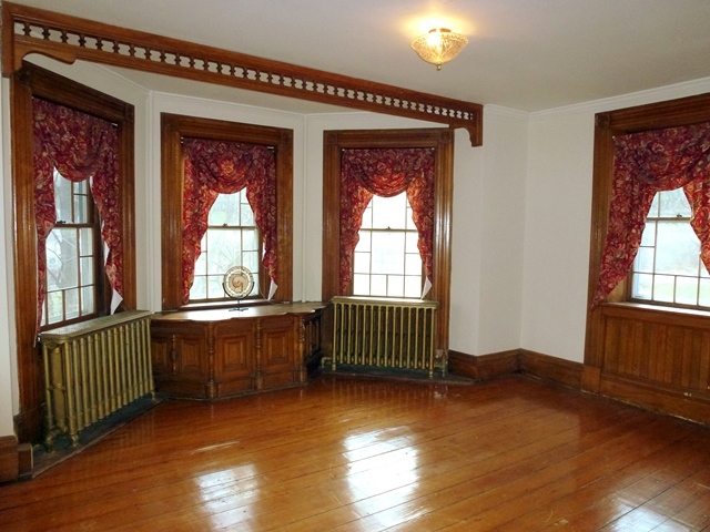 62 Stratton Road Williamstown, MA 01267 - Photo 17 of 29 67-stratton rd bay window area