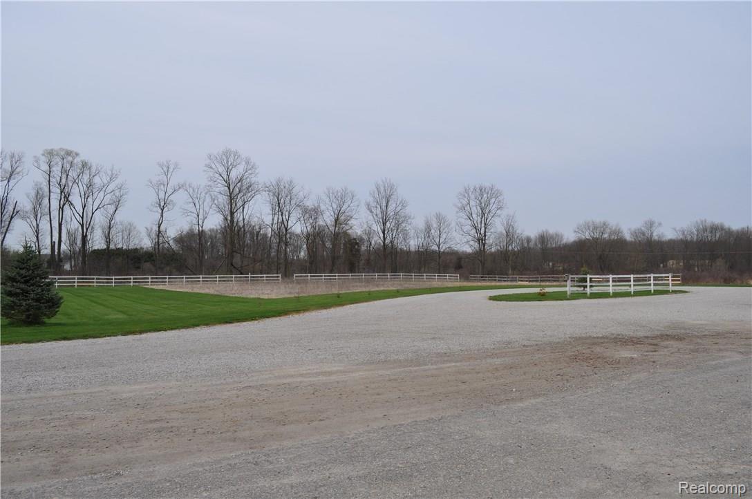 7794 Kearney Road Whitmore Lake, MI 48189 - Photo 42 of 50 DSC_0977.JPG