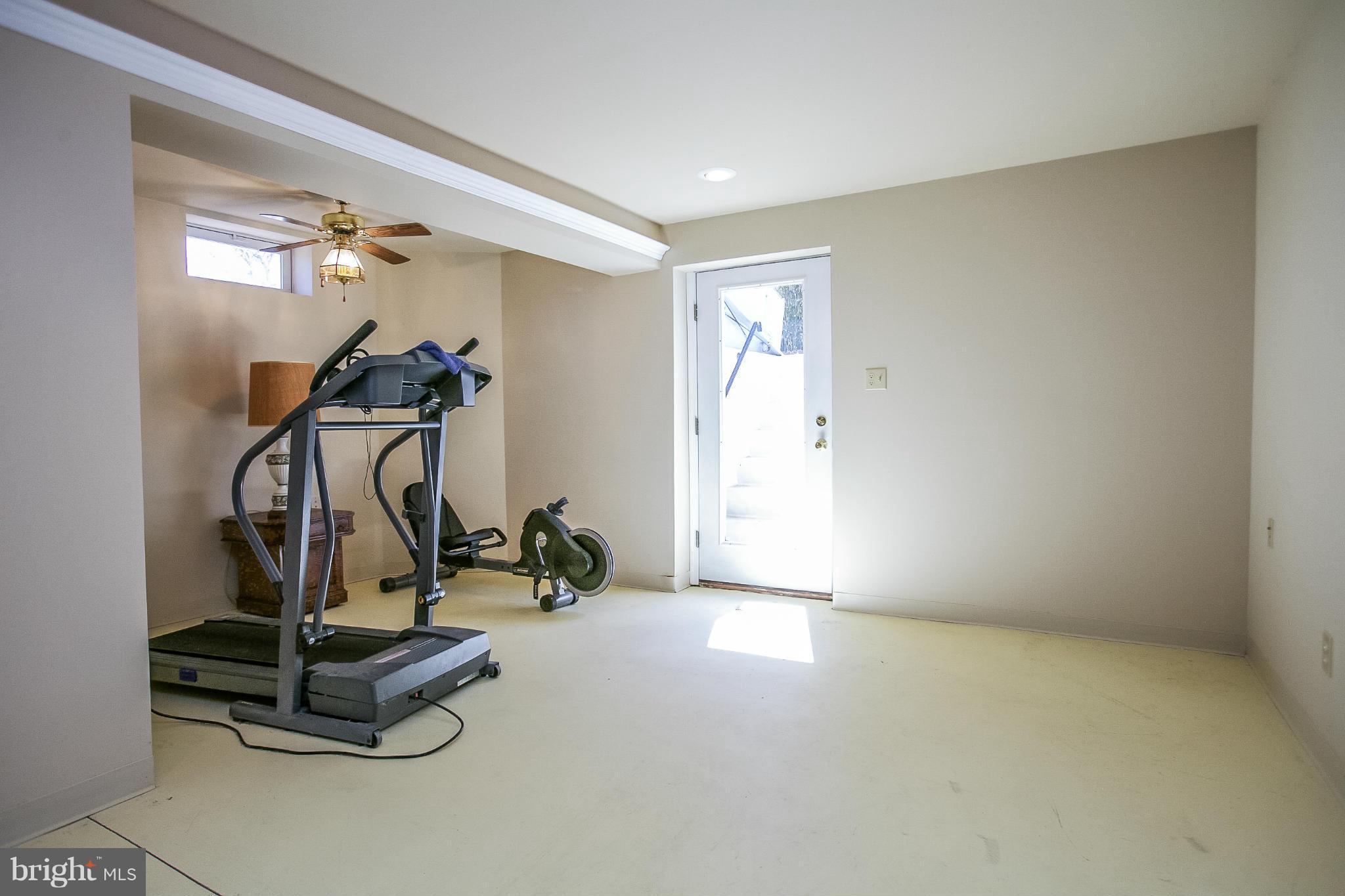 339 Worton Road Baltimore, MD 21221 - Photo 17 of 29 Interior (General)