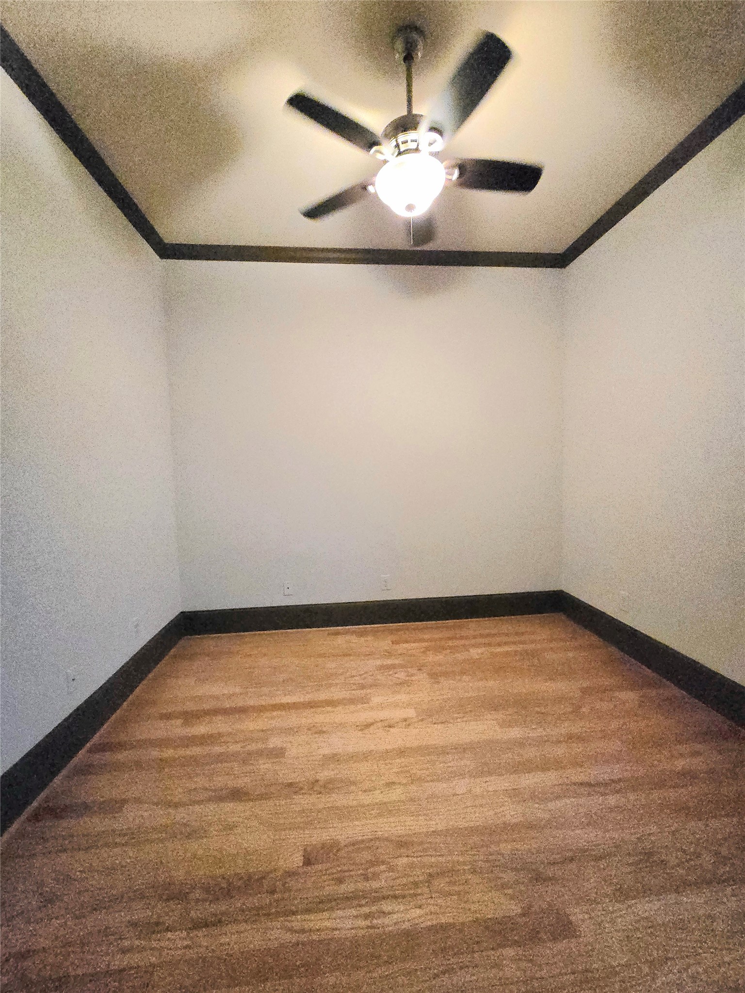 855 Mathis Street Houston, TX 77009 - Photo 19 of 28 2nd Bedroom