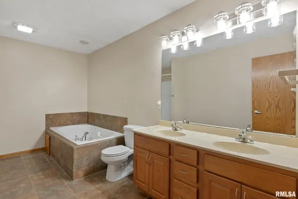 $395,000 | 6112 34th Ave A Court, Moline, IL 61265