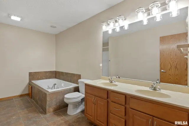 $395,000 | 6112 34th Ave A Court, Moline, IL 61265