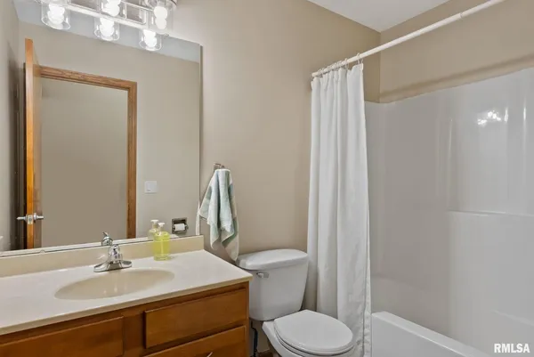 $395,000 | 6112 34th Ave A Court, Moline, IL 61265