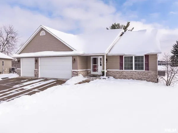 $395,000 | 6112 34th Ave A Court, Moline, IL 61265