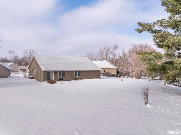 $395,000 | 6112 34th Ave A Court, Moline, IL 61265